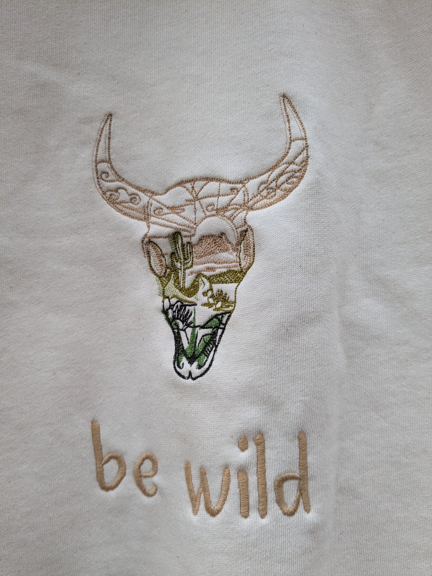 Hoodie 'Be Wild'